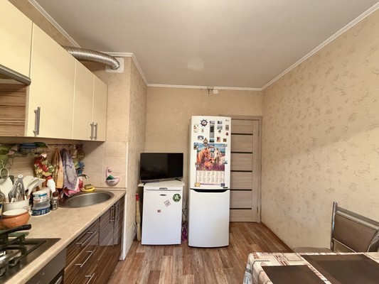 Продам двухкомнатную (2-комн.) квартиру, Медведева ул, 5, Брянск г