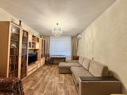 Продам двухкомнатную (2-комн.) квартиру, Медведева ул, 5, Брянск г