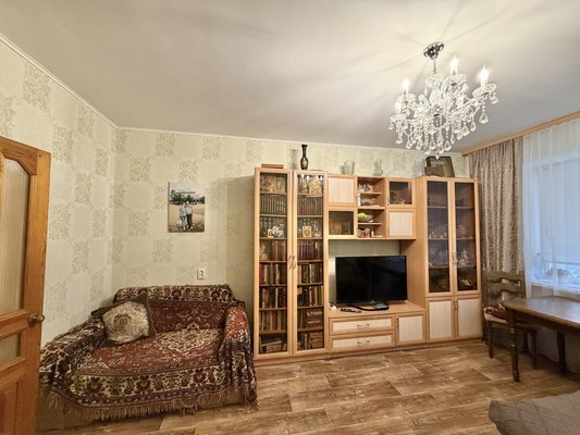 Продам двухкомнатную (2-комн.) квартиру, Медведева ул, 5, Брянск г