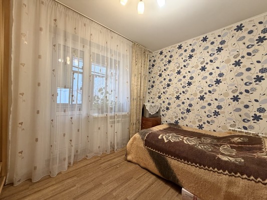 Продам двухкомнатную (2-комн.) квартиру, Медведева ул, 5, Брянск г