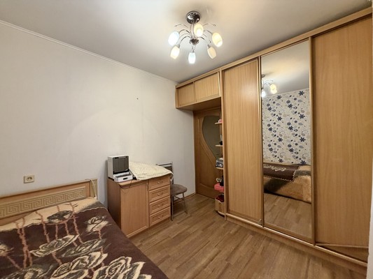 Продам двухкомнатную (2-комн.) квартиру, Медведева ул, 5, Брянск г