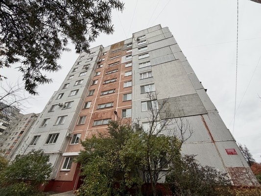 Продам двухкомнатную (2-комн.) квартиру, Медведева ул, 5, Брянск г
