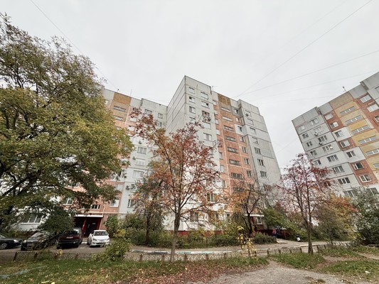 Продам двухкомнатную (2-комн.) квартиру, Медведева ул, 5, Брянск г