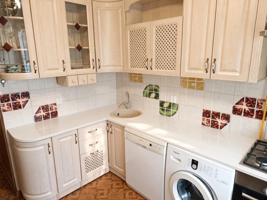 Продам двухкомнатную (2-комн.) квартиру, Южная ул, 6, Новороссийск г