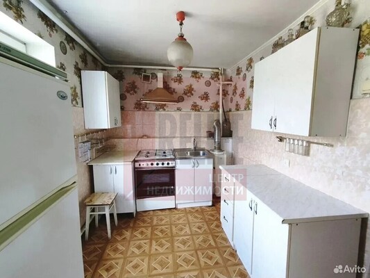 Продам трехкомнатную (3-комн.) квартиру, Окская ул, 13, Калининград г