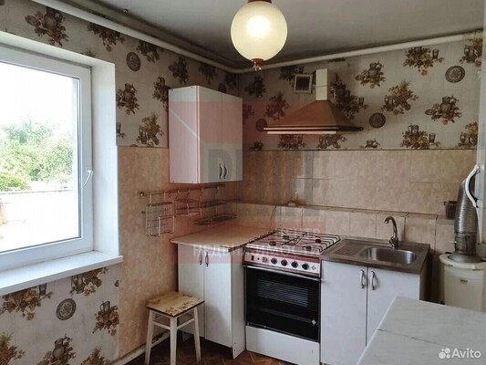 Продам трехкомнатную (3-комн.) квартиру, Окская ул, 13, Калининград г
