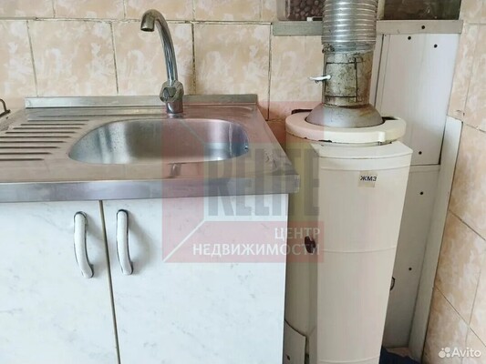 Продам трехкомнатную (3-комн.) квартиру, Окская ул, 13, Калининград г