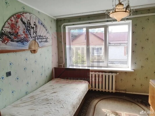 Продам трехкомнатную (3-комн.) квартиру, Окская ул, 13, Калининград г