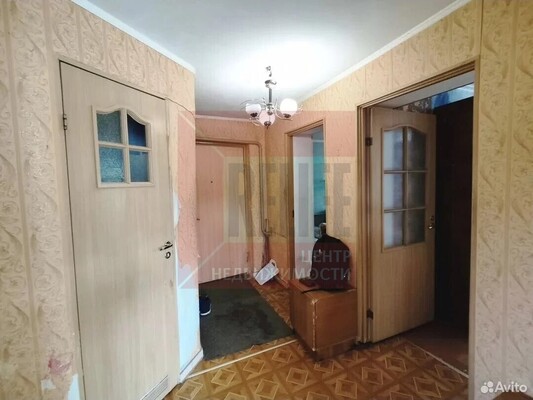 Продам трехкомнатную (3-комн.) квартиру, Окская ул, 13, Калининград г
