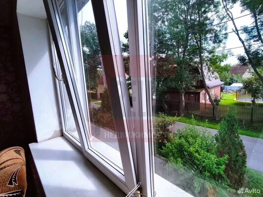Продам трехкомнатную (3-комн.) квартиру, Окская ул, 13, Калининград г