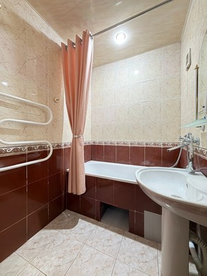 Продам трехкомнатную (3-комн.) квартиру, Тарчокова ул, 56, Нальчик г