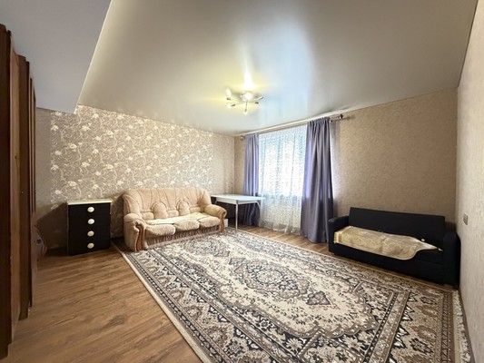 Продам трехкомнатную (3-комн.) квартиру, Хмельницкого ул, 39, Нальчик г