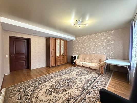 Продам трехкомнатную (3-комн.) квартиру, Хмельницкого ул, 39, Нальчик г
