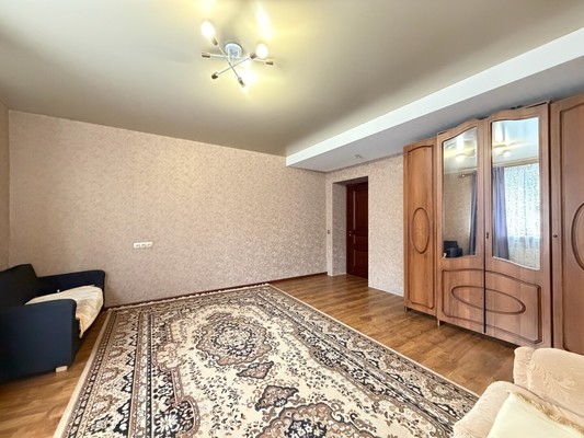Продам трехкомнатную (3-комн.) квартиру, Хмельницкого ул, 39, Нальчик г