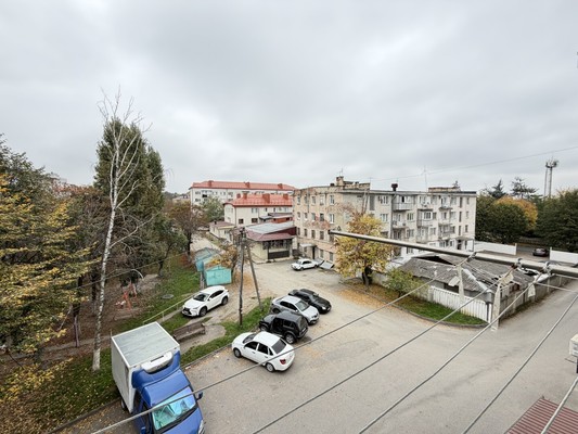 Продам трехкомнатную (3-комн.) квартиру, Хмельницкого ул, 39, Нальчик г