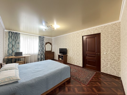 Продам трехкомнатную (3-комн.) квартиру, Хмельницкого ул, 39, Нальчик г