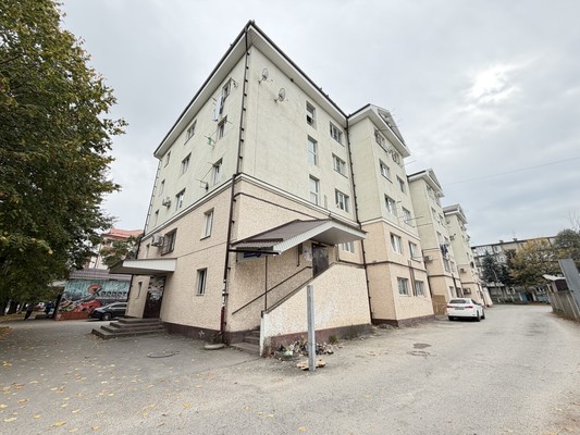 Продам трехкомнатную (3-комн.) квартиру, Хмельницкого ул, 39, Нальчик г