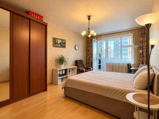 Продам трехкомнатную (3-комн.) квартиру, Ивовая ул, 6к2, Москва г