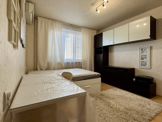 Продам трехкомнатную (3-комн.) квартиру, Ивовая ул, 6к2, Москва г