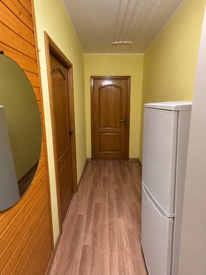Продам трехкомнатную (3-комн.) квартиру, Лескова ул, 5, Москва г