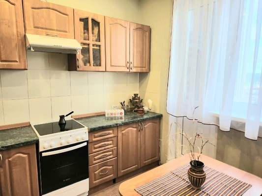 Продам двухкомнатную (2-комн.) квартиру, Старостина ул, 57, Мурманск г
