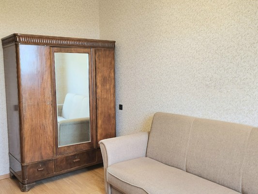 Продам двухкомнатную (2-комн.) квартиру, Старостина ул, 57, Мурманск г