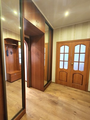Продам двухкомнатную (2-комн.) квартиру, Старостина ул, 57, Мурманск г