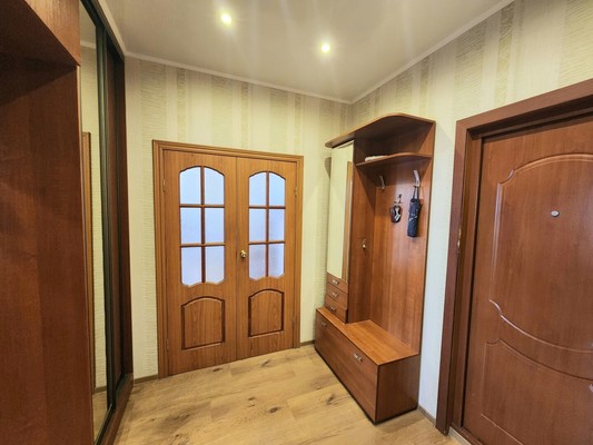 Продам двухкомнатную (2-комн.) квартиру, Старостина ул, 57, Мурманск г