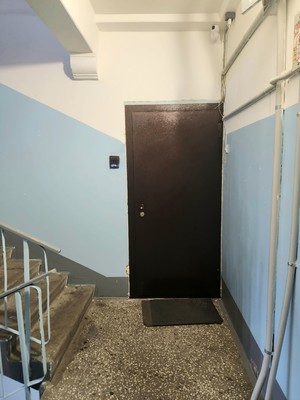 Продам двухкомнатную (2-комн.) квартиру, Старостина ул, 57, Мурманск г