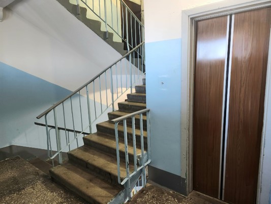 Продам двухкомнатную (2-комн.) квартиру, Старостина ул, 57, Мурманск г
