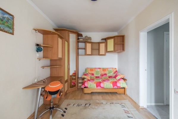 Продам трехкомнатную (3-комн.) квартиру, Зорге ул, 25к7, Ростов-на-Дону г