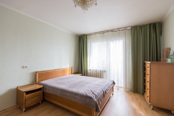 Продам трехкомнатную (3-комн.) квартиру, Зорге ул, 25к7, Ростов-на-Дону г