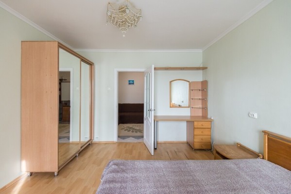 Продам трехкомнатную (3-комн.) квартиру, Зорге ул, 25к7, Ростов-на-Дону г