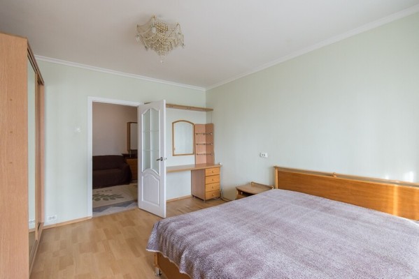 Продам трехкомнатную (3-комн.) квартиру, Зорге ул, 25к7, Ростов-на-Дону г