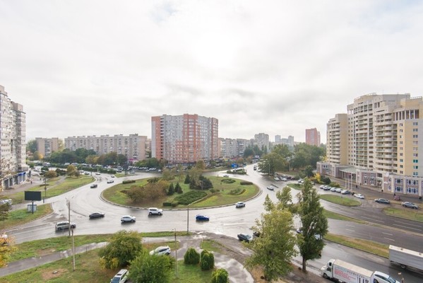 Продам трехкомнатную (3-комн.) квартиру, Зорге ул, 25к7, Ростов-на-Дону г