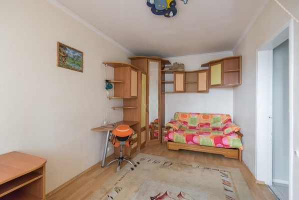 Продам трехкомнатную (3-комн.) квартиру, Зорге ул, 25к7, Ростов-на-Дону г