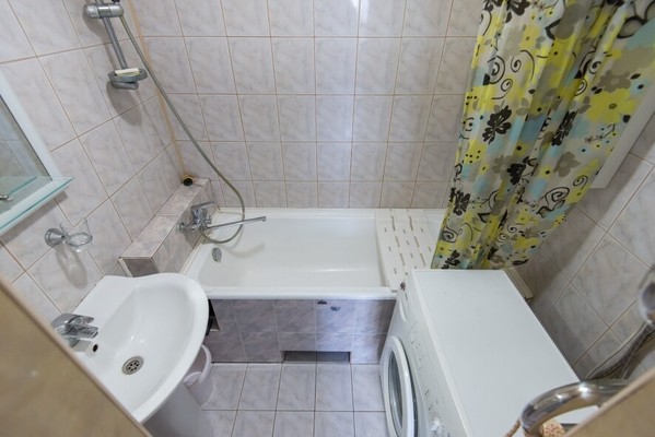Продам трехкомнатную (3-комн.) квартиру, Зорге ул, 25к7, Ростов-на-Дону г