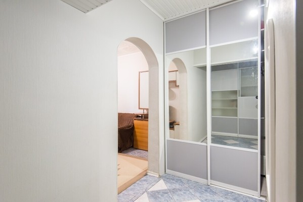 Продам трехкомнатную (3-комн.) квартиру, Зорге ул, 25к7, Ростов-на-Дону г