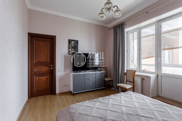 Продам двухкомнатную (2-комн.) квартиру, Соловьиная Роща ул, 10, Москва г