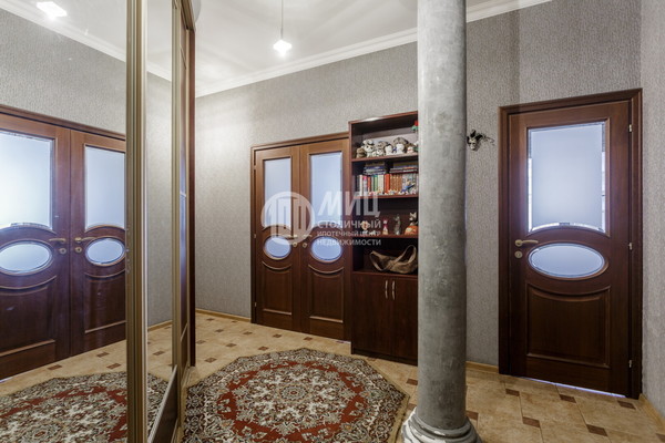Продам двухкомнатную (2-комн.) квартиру, Соловьиная Роща ул, 10, Москва г
