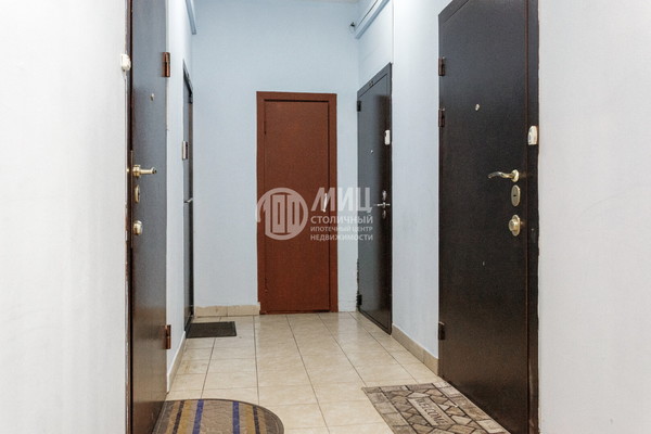 Продам двухкомнатную (2-комн.) квартиру, Соловьиная Роща ул, 10, Москва г