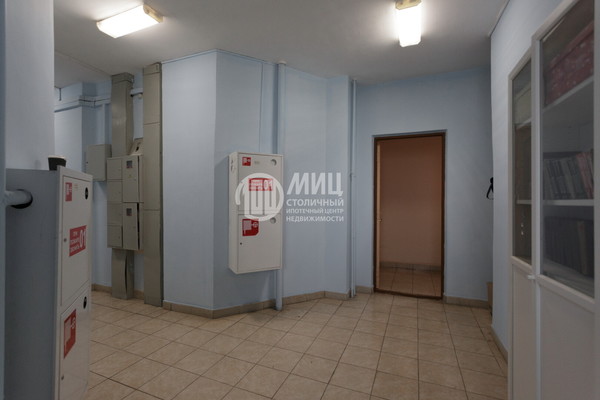 Продам двухкомнатную (2-комн.) квартиру, Соловьиная Роща ул, 10, Москва г