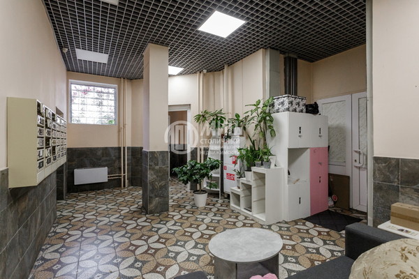 Продам двухкомнатную (2-комн.) квартиру, Соловьиная Роща ул, 10, Москва г