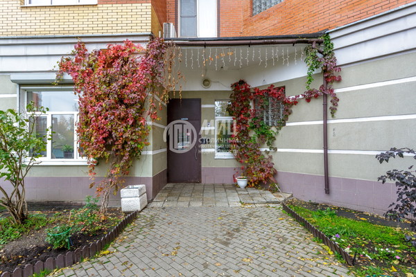 Продам двухкомнатную (2-комн.) квартиру, Соловьиная Роща ул, 10, Москва г