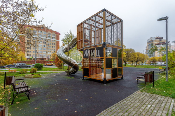 Продам двухкомнатную (2-комн.) квартиру, Соловьиная Роща ул, 10, Москва г