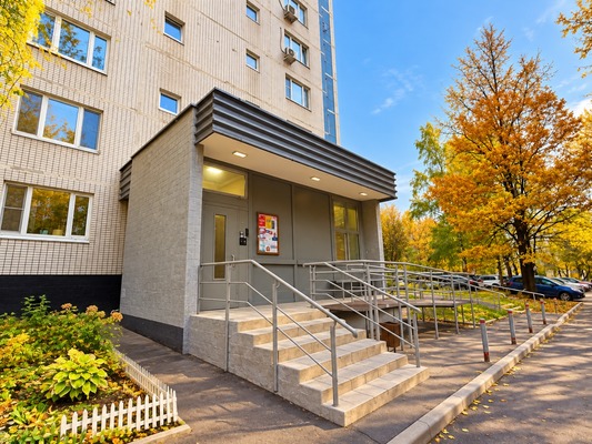 Продам двухкомнатную (2-комн.) квартиру, Болотниковская ул, 4к2, Москва г