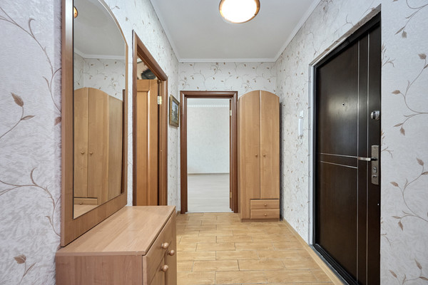 Продам двухкомнатную (2-комн.) квартиру, Марьинский б-р, 11, Москва г