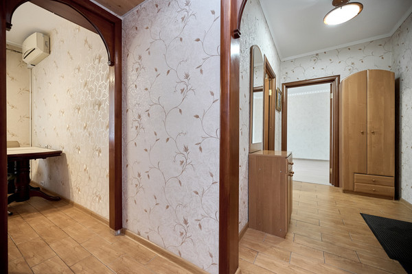 Продам двухкомнатную (2-комн.) квартиру, Марьинский б-р, 11, Москва г
