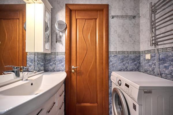 Продам двухкомнатную (2-комн.) квартиру, Марьинский б-р, 11, Москва г