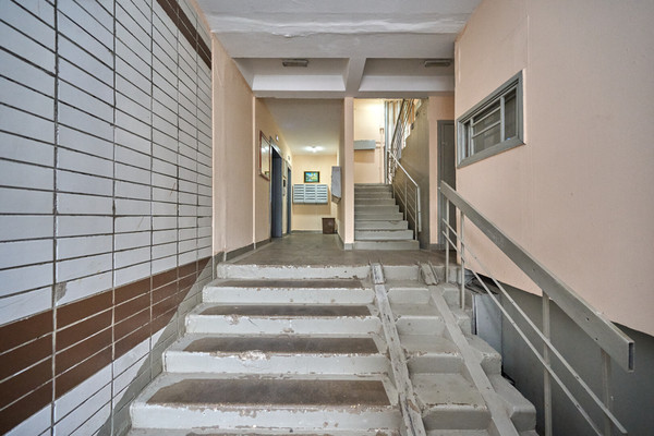 Продам двухкомнатную (2-комн.) квартиру, Марьинский б-р, 11, Москва г